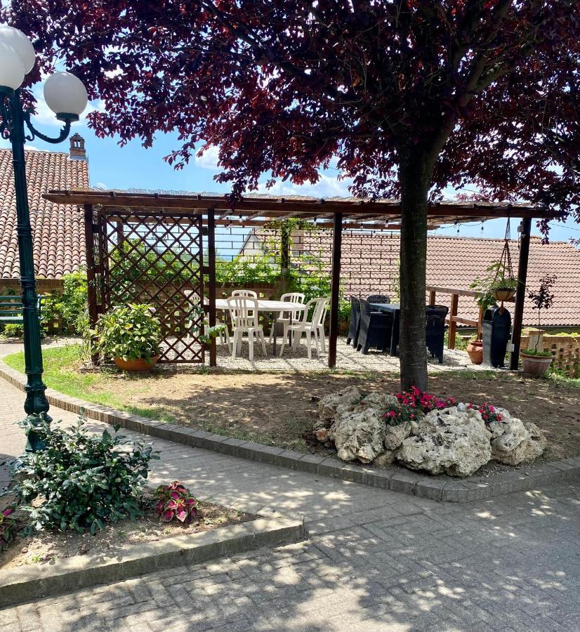 Bed And Breakfast Olimpia San Salvatore Monferrato Extérieur photo